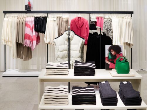 Klädbutik butiksinredning